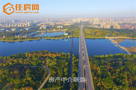 中央华府四楼153平四室精装208万可按揭